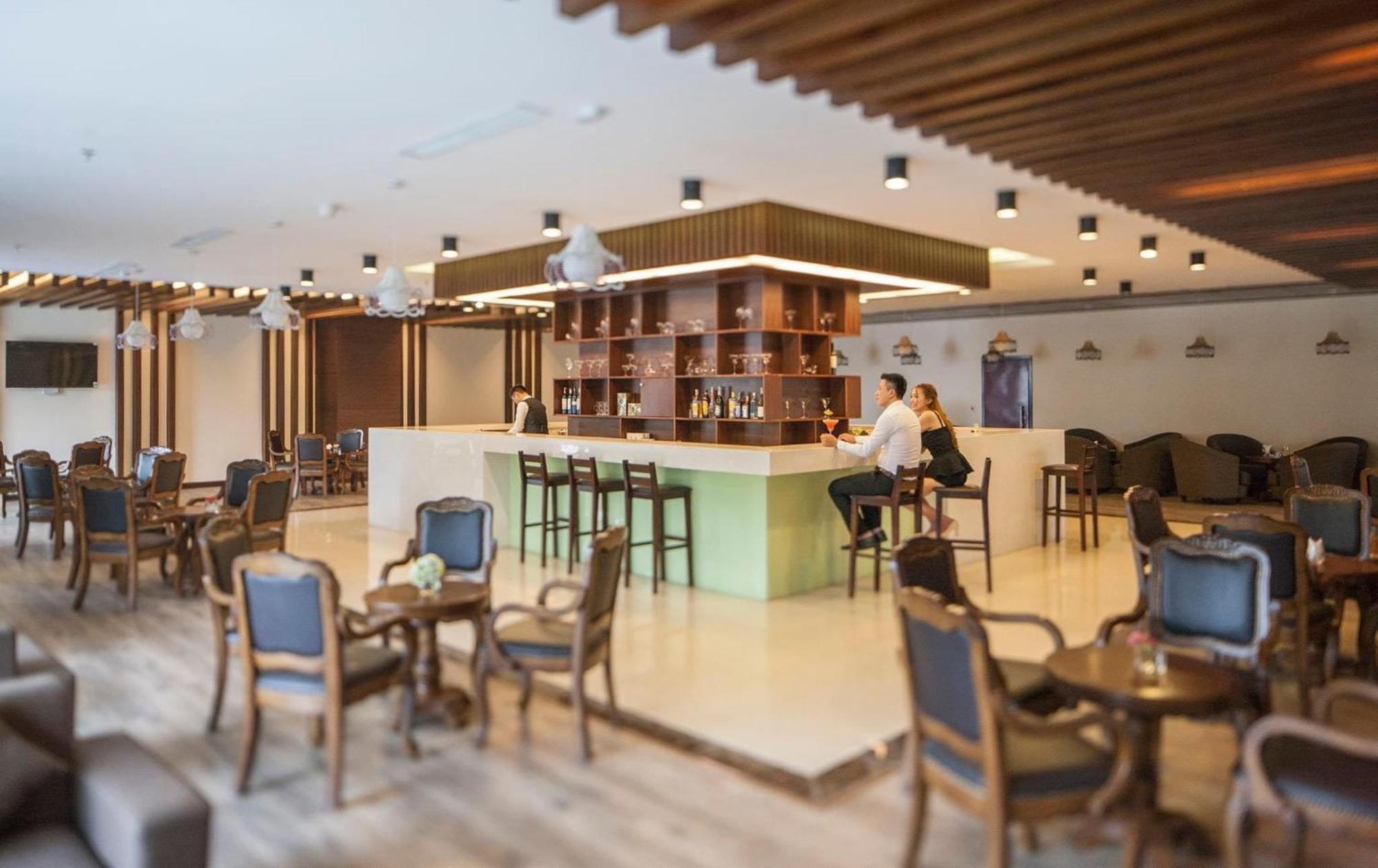 Muong Thanh Grand Quang Tri Hotel Buitenkant foto